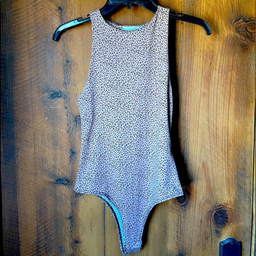 Women’s Leopard Bodysuit sz XS